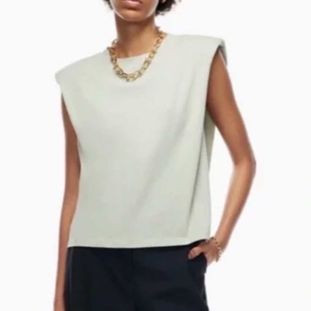 Aritzia Babaton shoulder pad tee